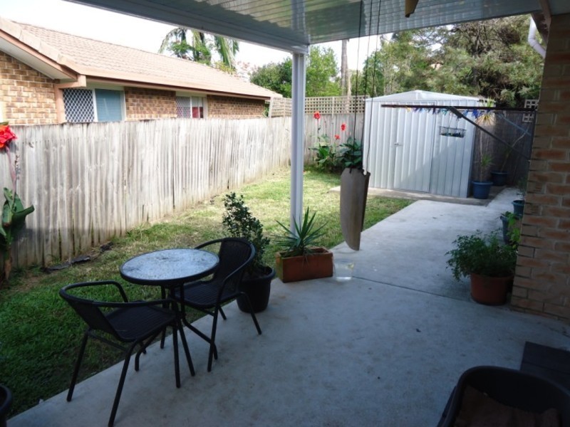 1/18 Annette Court, Labrador QLD 4215