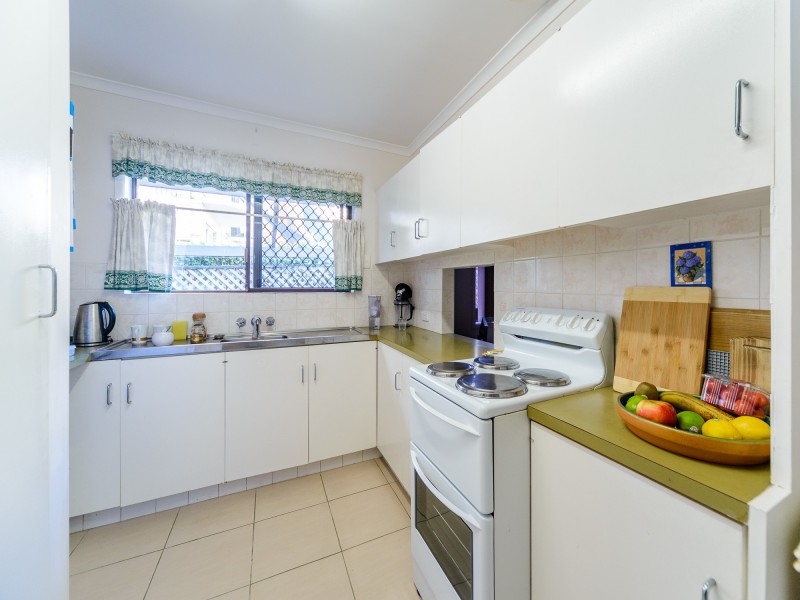 1/13 Errol Avenue, Paradise Point QLD 4216