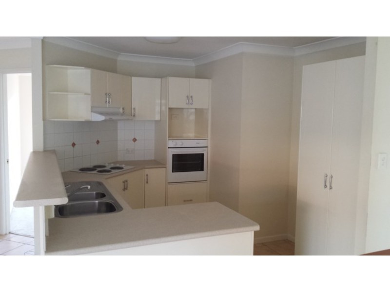 4 Jordana Street, Arundel QLD 4214