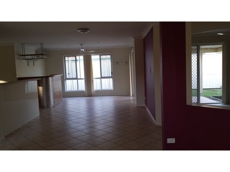 4 Jordana Street, Arundel QLD 4214