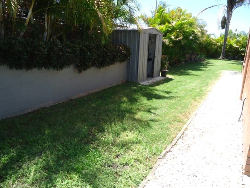 1/1 Vona Place, Labrador QLD 4215