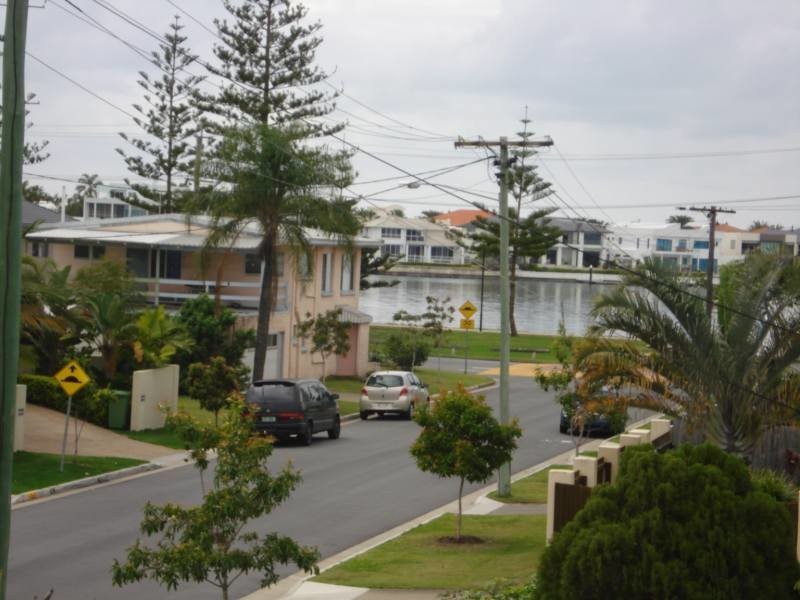 10B Rouen Avenue, Paradise Point QLD 4216
