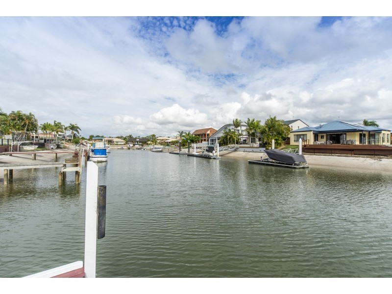 84 Oxley Drive, Paradise Point QLD 4216
