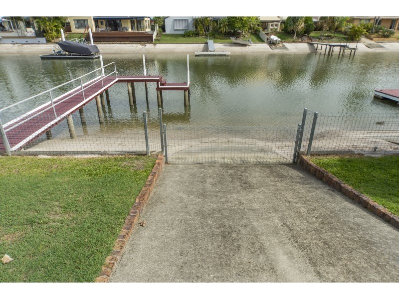 84 Oxley Drive, Paradise Point QLD 4216