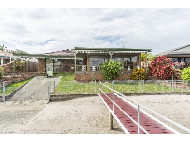 84 Oxley Drive, Paradise Point QLD 4216