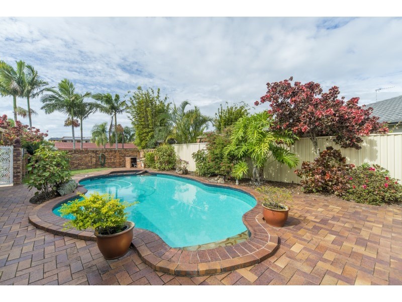 84 Oxley Drive, Paradise Point QLD 4216