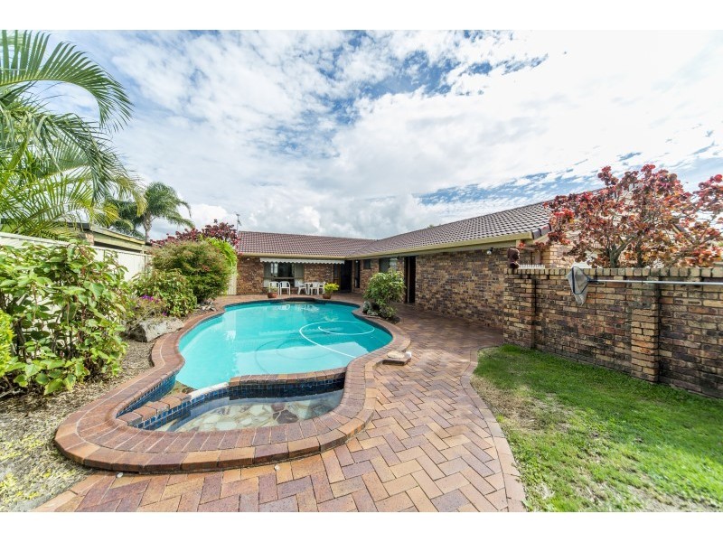 84 Oxley Drive, Paradise Point QLD 4216