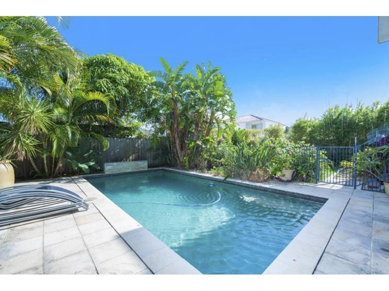 22 Rouen Avenue, Paradise Point QLD 4216