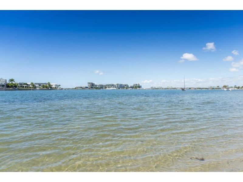 22 Rouen Avenue, Paradise Point QLD 4216