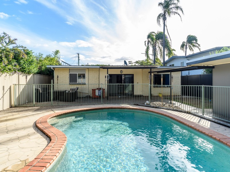 19 Annerley Avenue, Runaway Bay QLD 4216