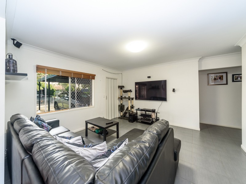 19 Annerley Avenue, Runaway Bay QLD 4216