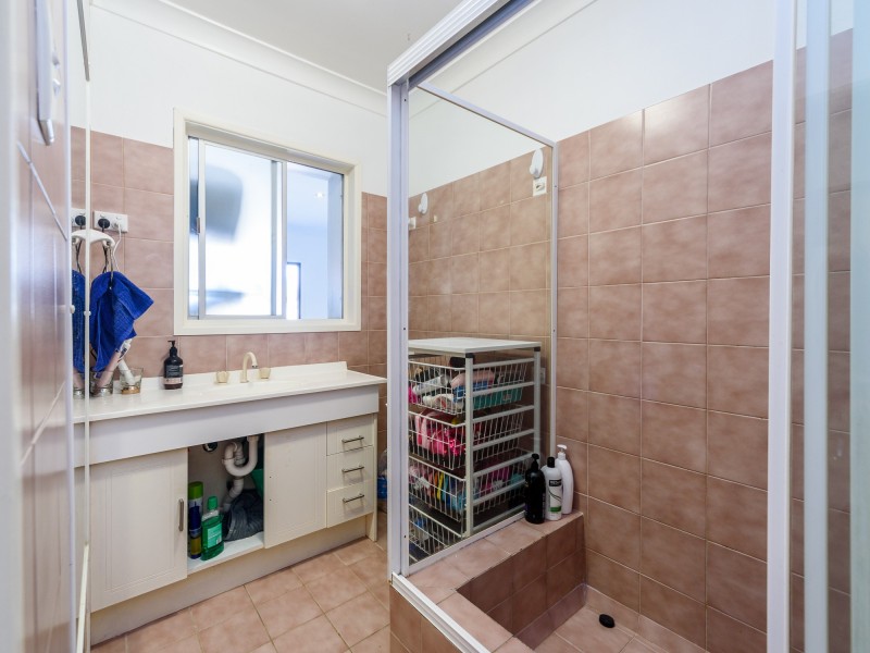 19 Annerley Avenue, Runaway Bay QLD 4216