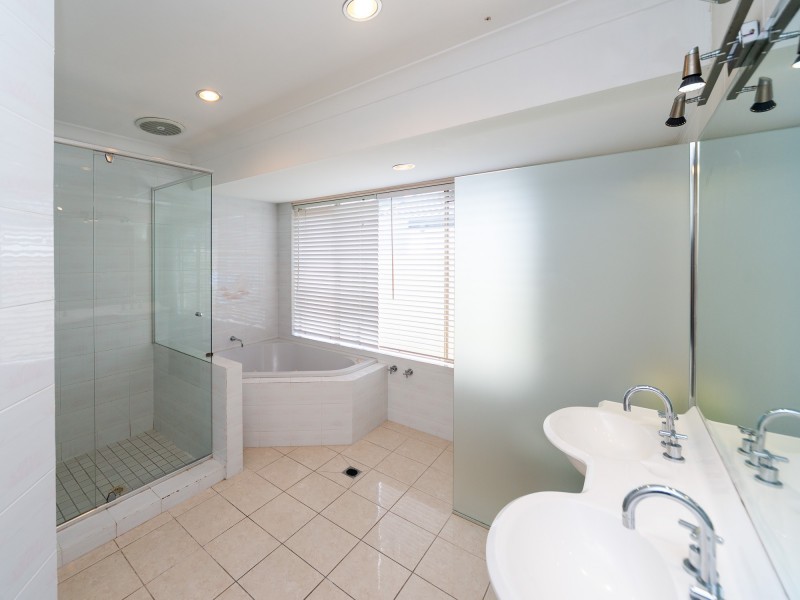 41 Sundance Way, Runaway Bay QLD 4216