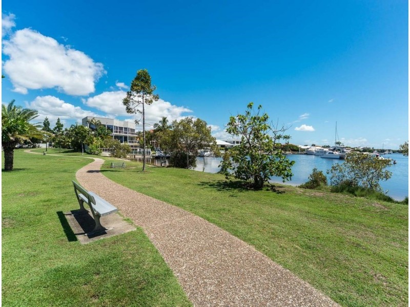 2/25 Bruce Avenue, Paradise Point QLD 4216