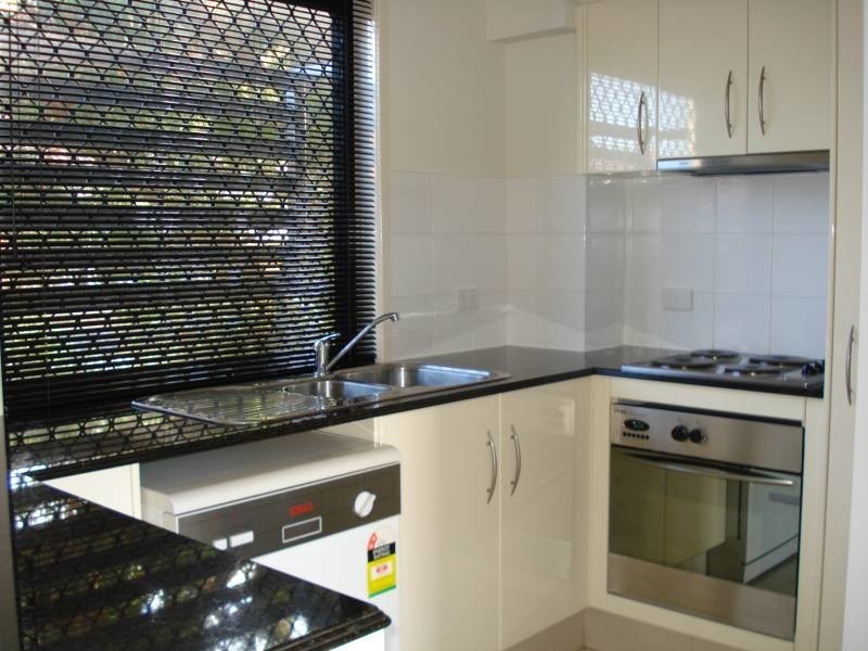 6/26 Bath Street, Labrador QLD 4215