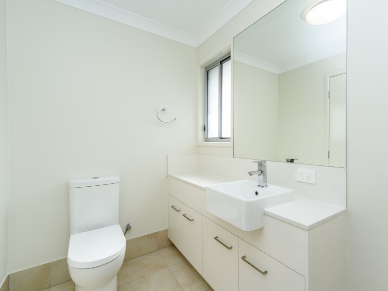 8 Benetti Crescent, Hope Island QLD 4212