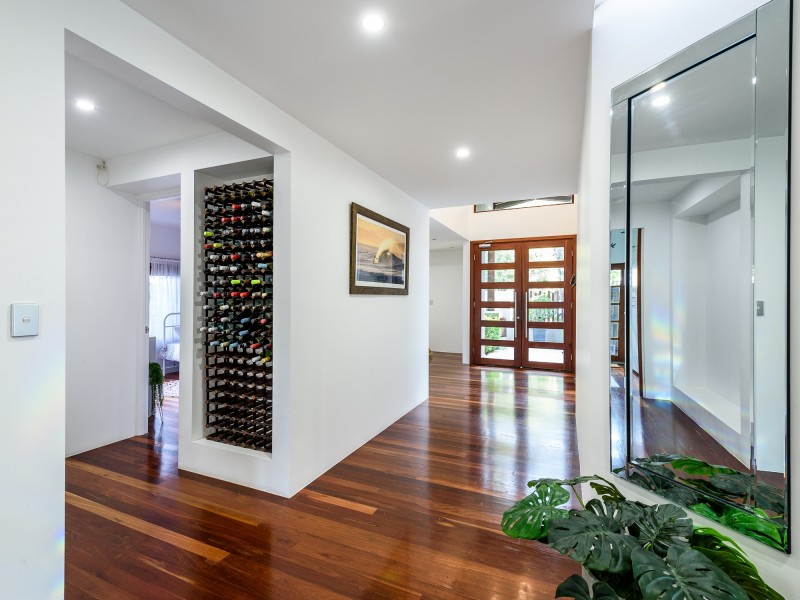 31 Tarni Street, Coombabah QLD 4216