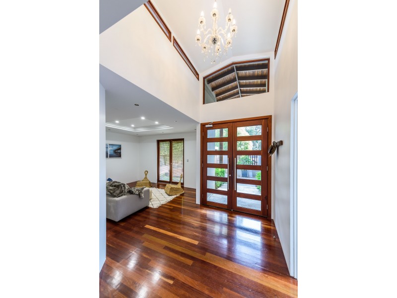 31 Tarni Street, Coombabah QLD 4216