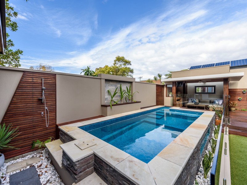 31 Tarni Street, Coombabah QLD 4216