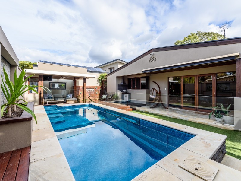 31 Tarni Street, Coombabah QLD 4216