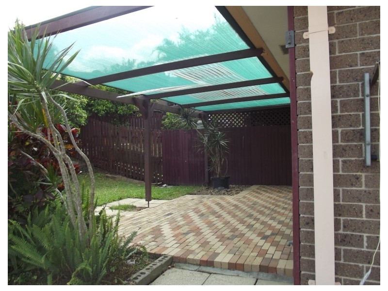 2/8 Galaxy Court, Labrador QLD 4215