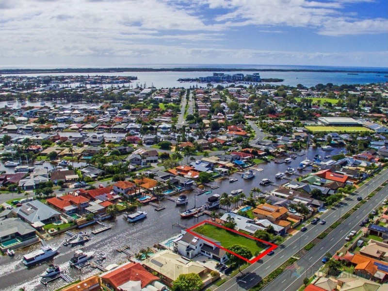 39 Oxley Drive, Paradise Point QLD 4216