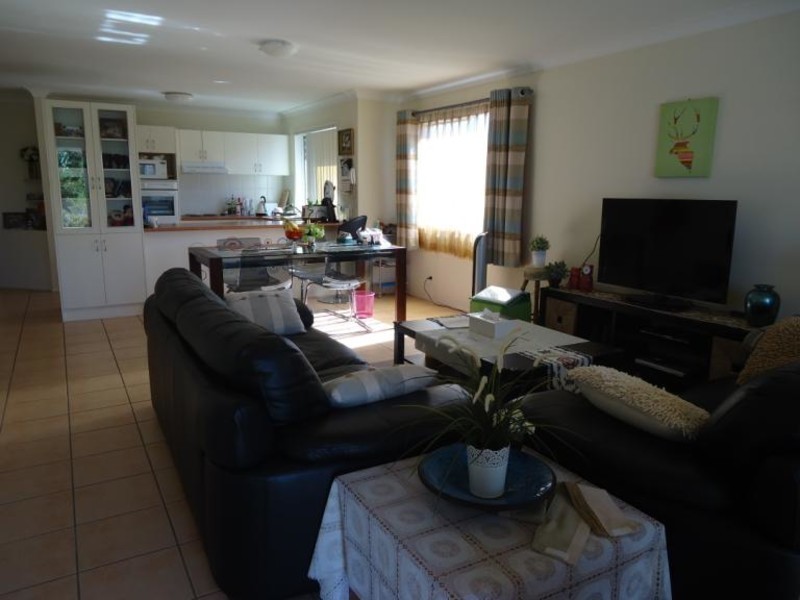 2/5 Tanias Place, Labrador QLD 4215