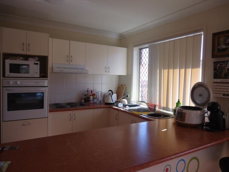 2/5 Tanias Place, Labrador QLD 4215