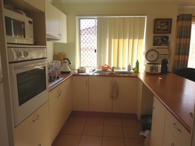 2/5 Tanias Place, Labrador QLD 4215