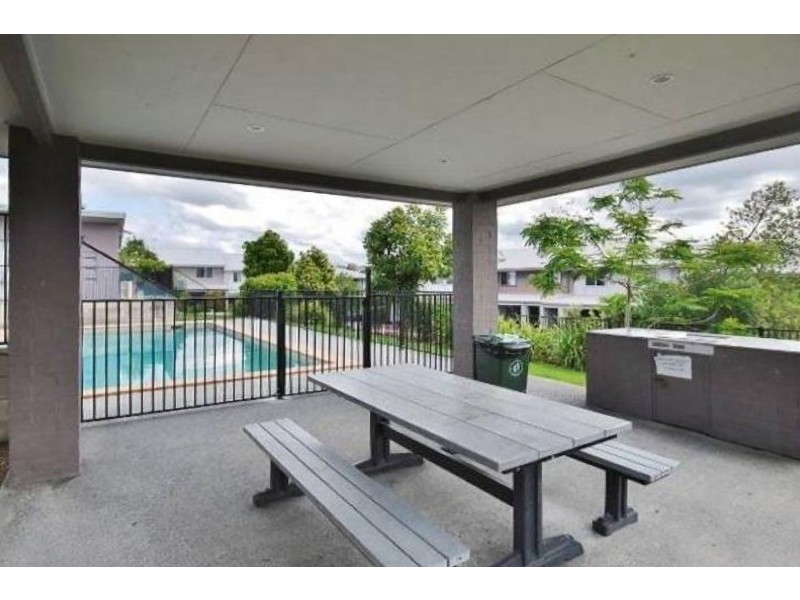 17/2 Toohey Street, Pacific Pines QLD 4211