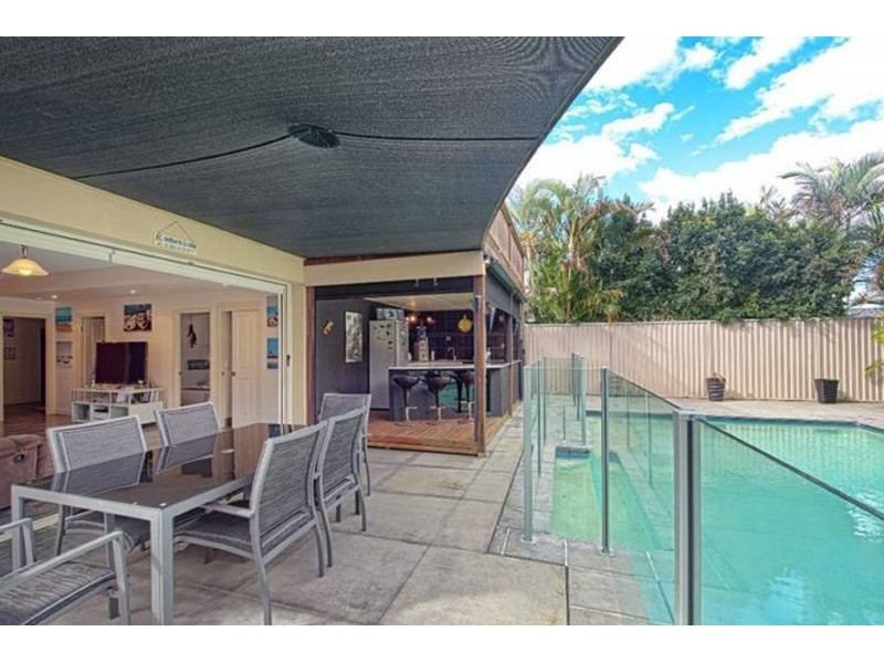 24 Killowill Avenue, Paradise Point QLD 4216