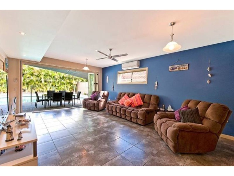 24 Killowill Avenue, Paradise Point QLD 4216