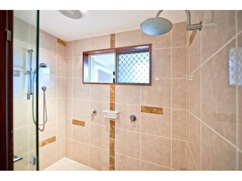 24 Killowill Avenue, Paradise Point QLD 4216