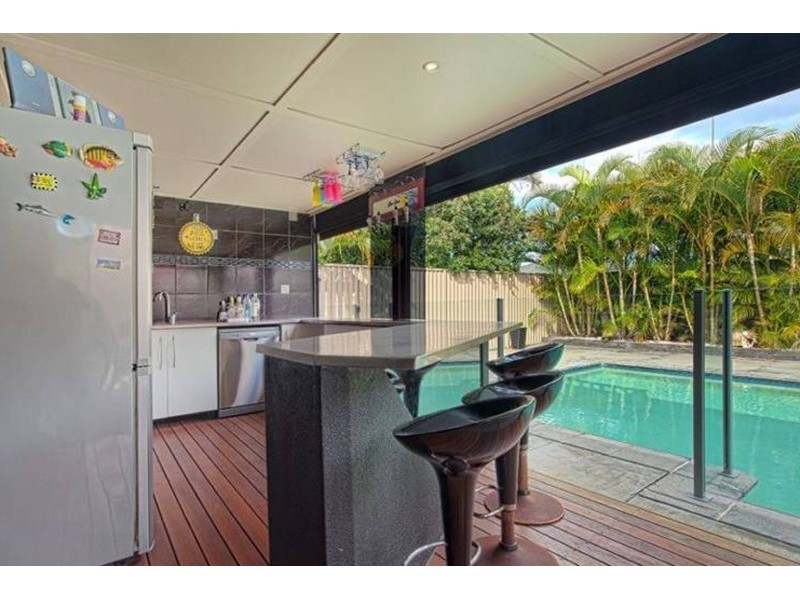 24 Killowill Avenue, Paradise Point QLD 4216
