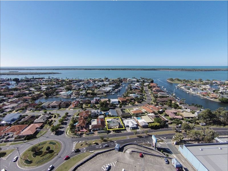 125 Bayview Street, Runaway Bay QLD 4216