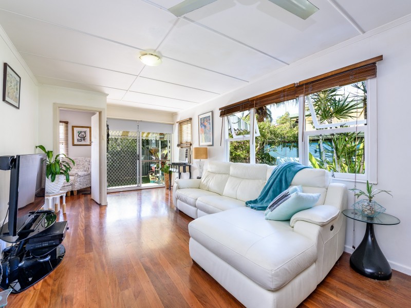 5 Kenmar Street, Labrador QLD 4215