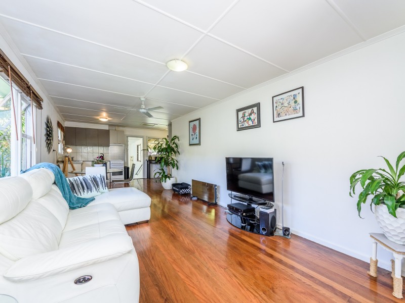 5 Kenmar Street, Labrador QLD 4215