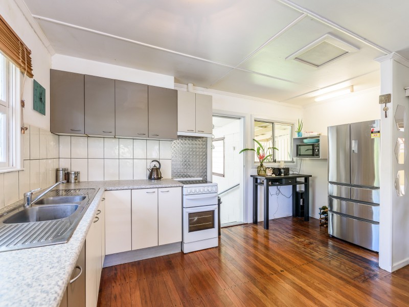 5 Kenmar Street, Labrador QLD 4215