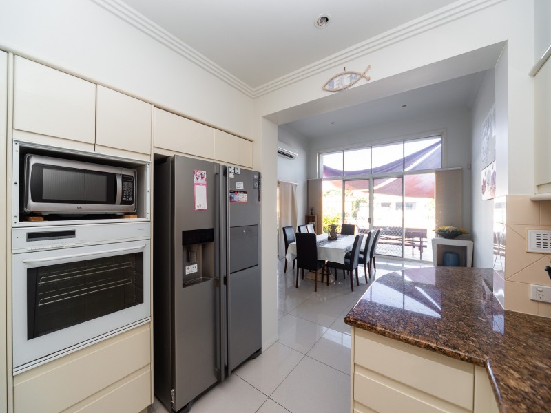 17A Inga Avenue, Surfers Paradise QLD 4217