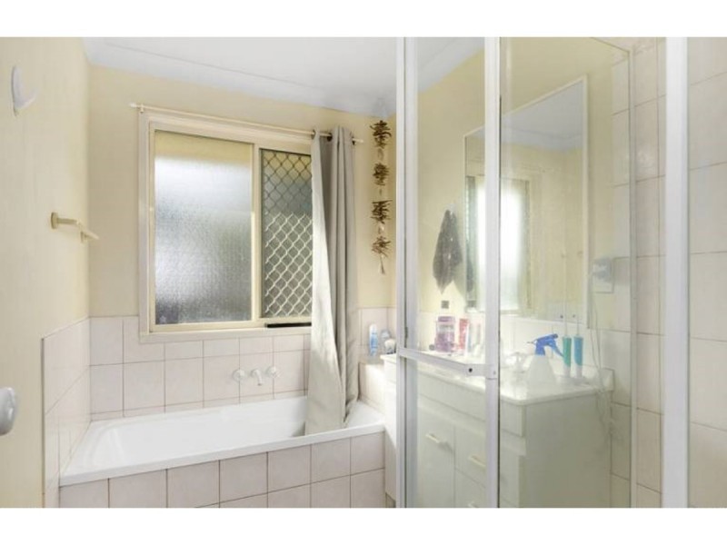 3 Plimsoll Place, Helensvale QLD 4212