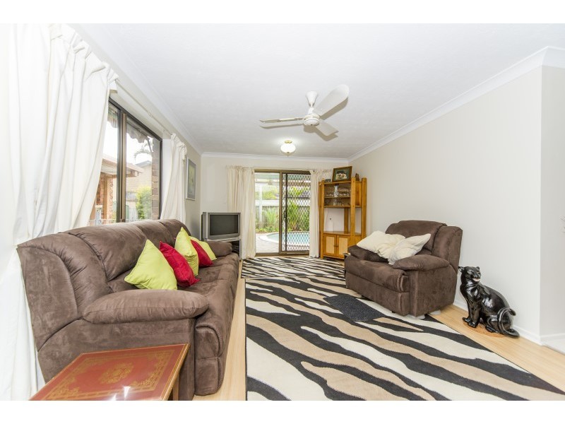 61 Matthew Flinders Drive, Paradise Point QLD 4216