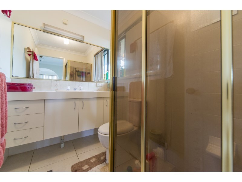 61 Matthew Flinders Drive, Paradise Point QLD 4216