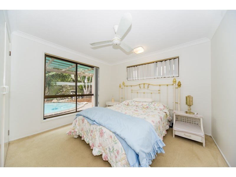 61 Matthew Flinders Drive, Paradise Point QLD 4216