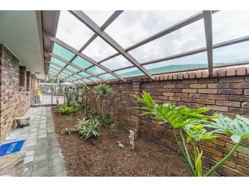 61 Matthew Flinders Drive, Paradise Point QLD 4216