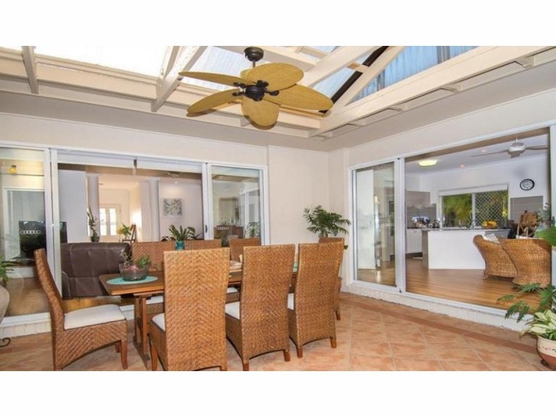 16 Chichester Drive, Arundel QLD 4214