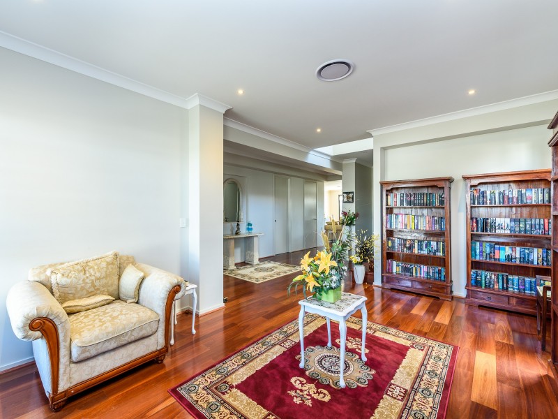 12 Grant Avenue, Hope Island QLD 4212