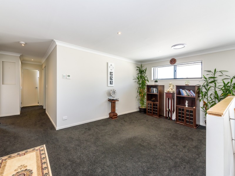 12 Grant Avenue, Hope Island QLD 4212