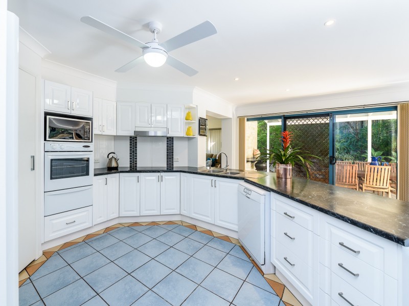 4 Miriam Court, Parkwood QLD 4214