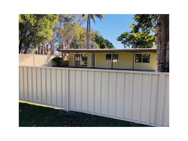13 Milton Avenue, Paradise Point QLD 4216