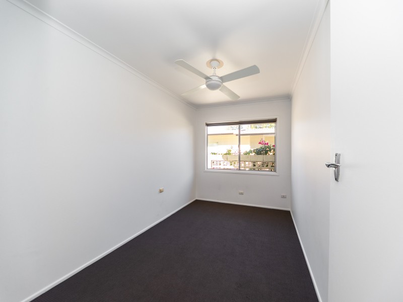 13 Milton Avenue, Paradise Point QLD 4216